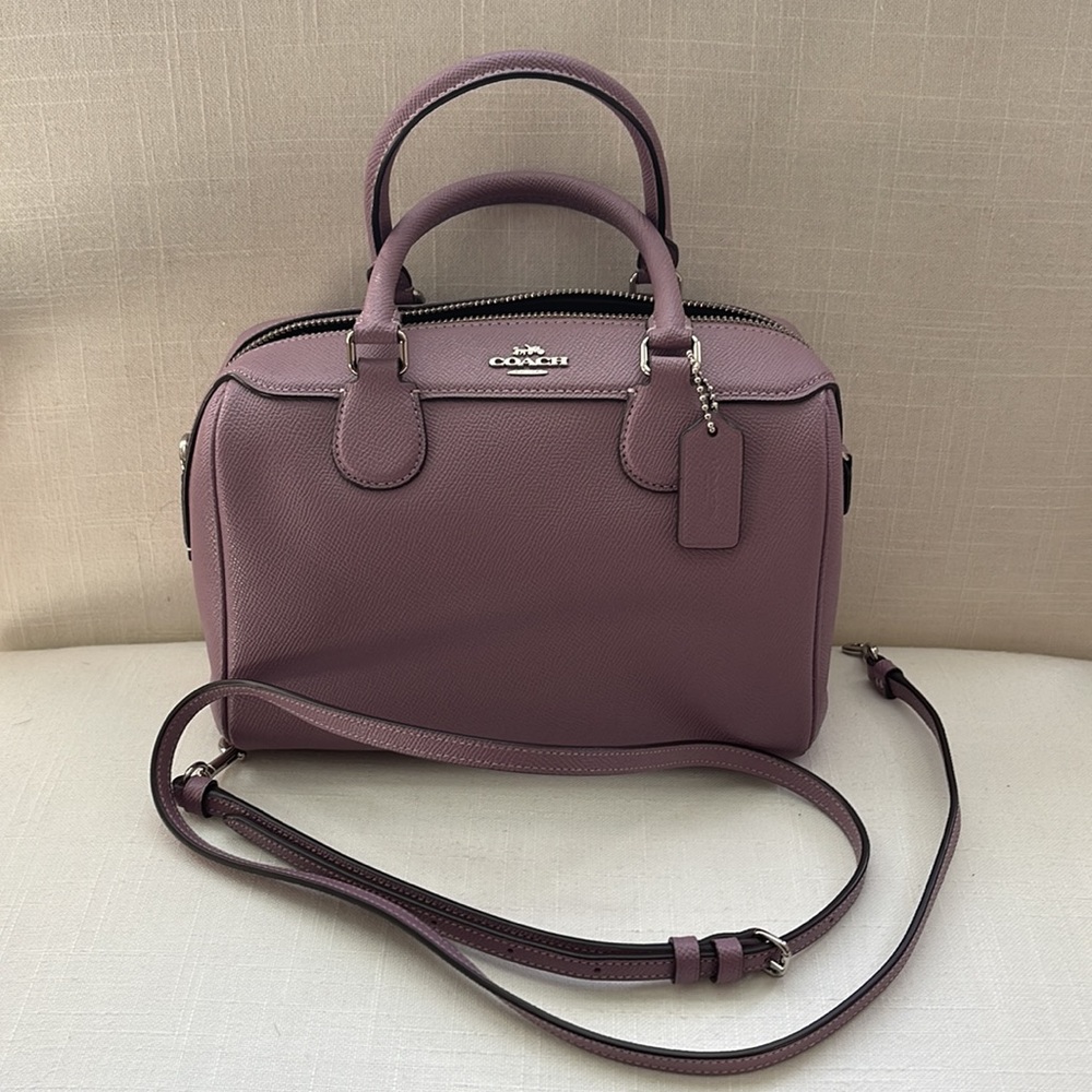 Coach super cute mini Bennett Shoulder bag